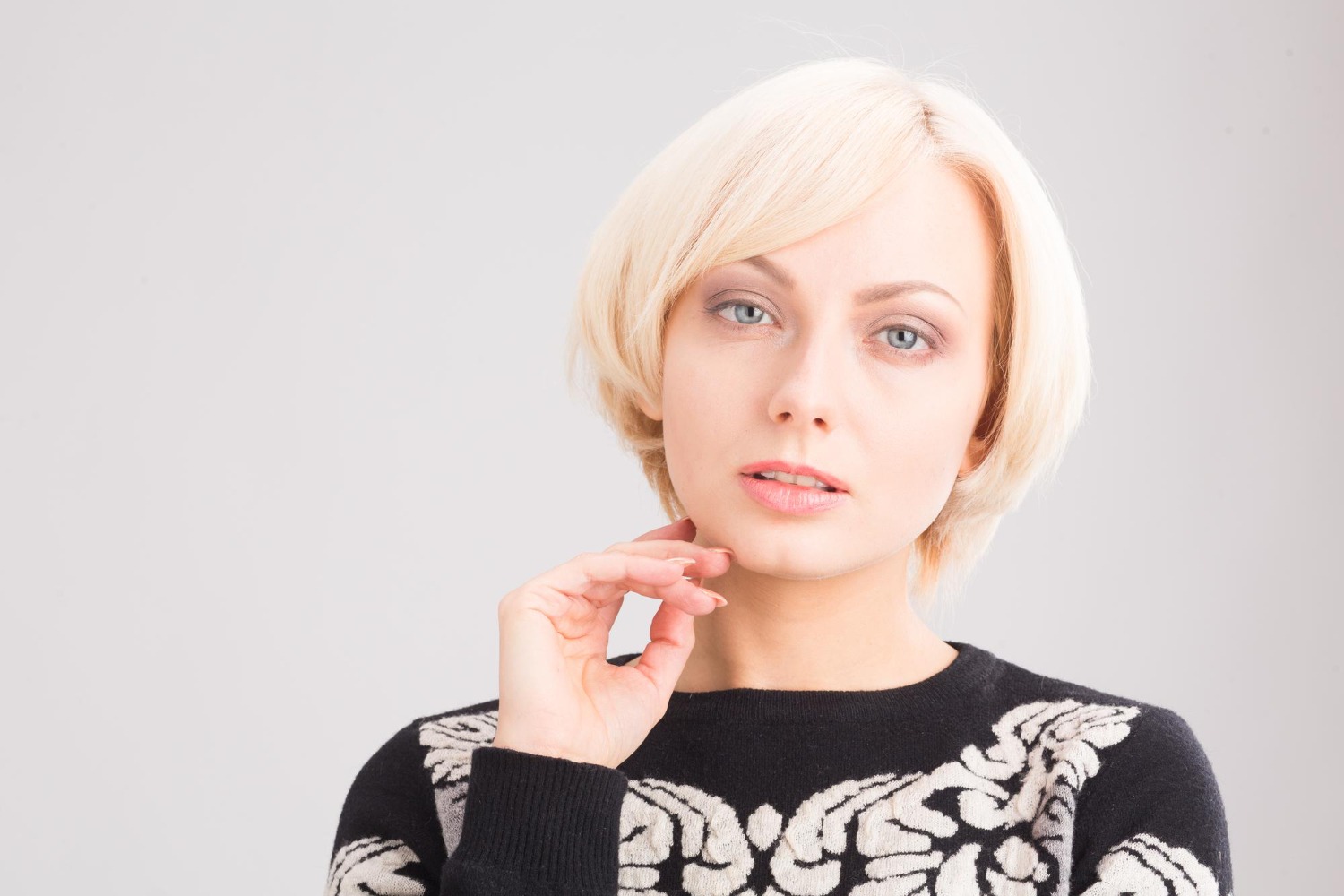 Zabiegi na owal twarzy - kolejność i odstępy