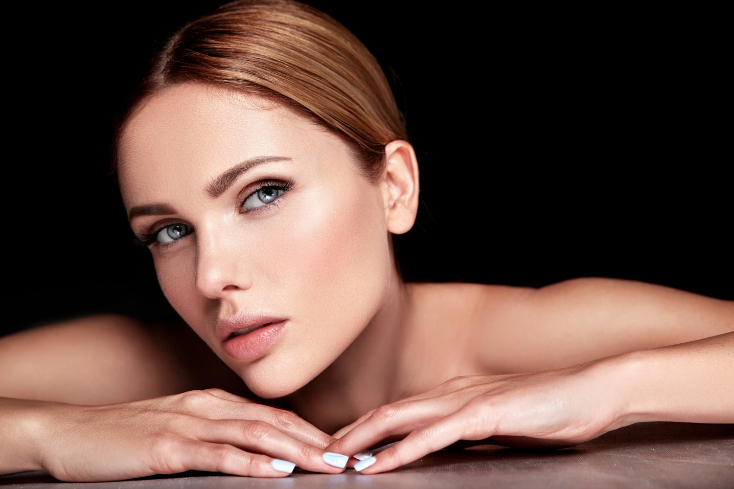 Stymulatory tkankowe a biorewitalizacja kiedy wybrać